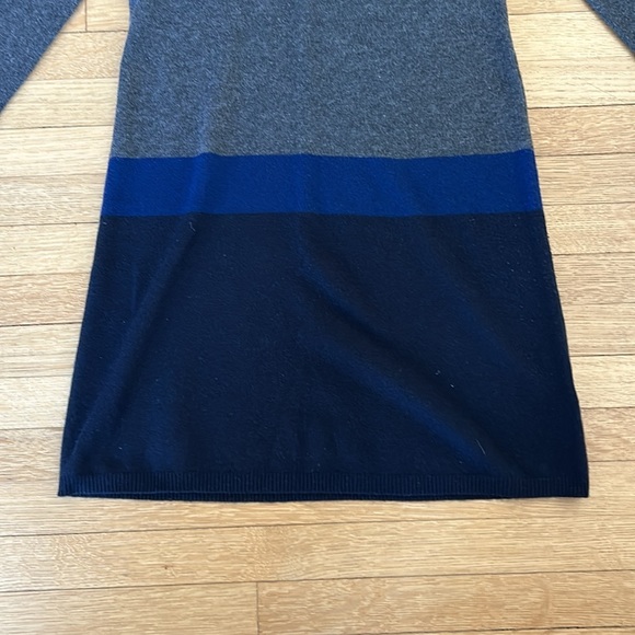 Theory cashmere sweater dress sz small gray navy blue button detail on shoulder - Picture 9 of 12